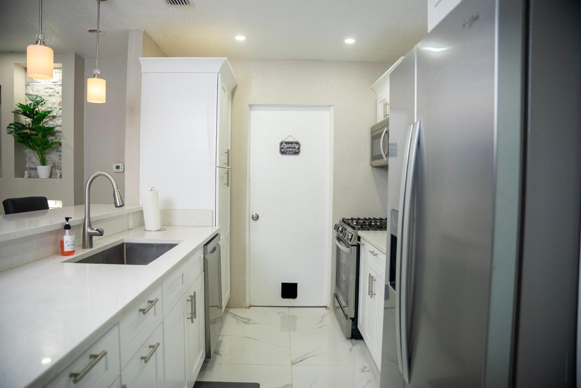 Stunning Modern Home In Tampa With Pool - Just 5 Minutes From Airport! 外观 照片