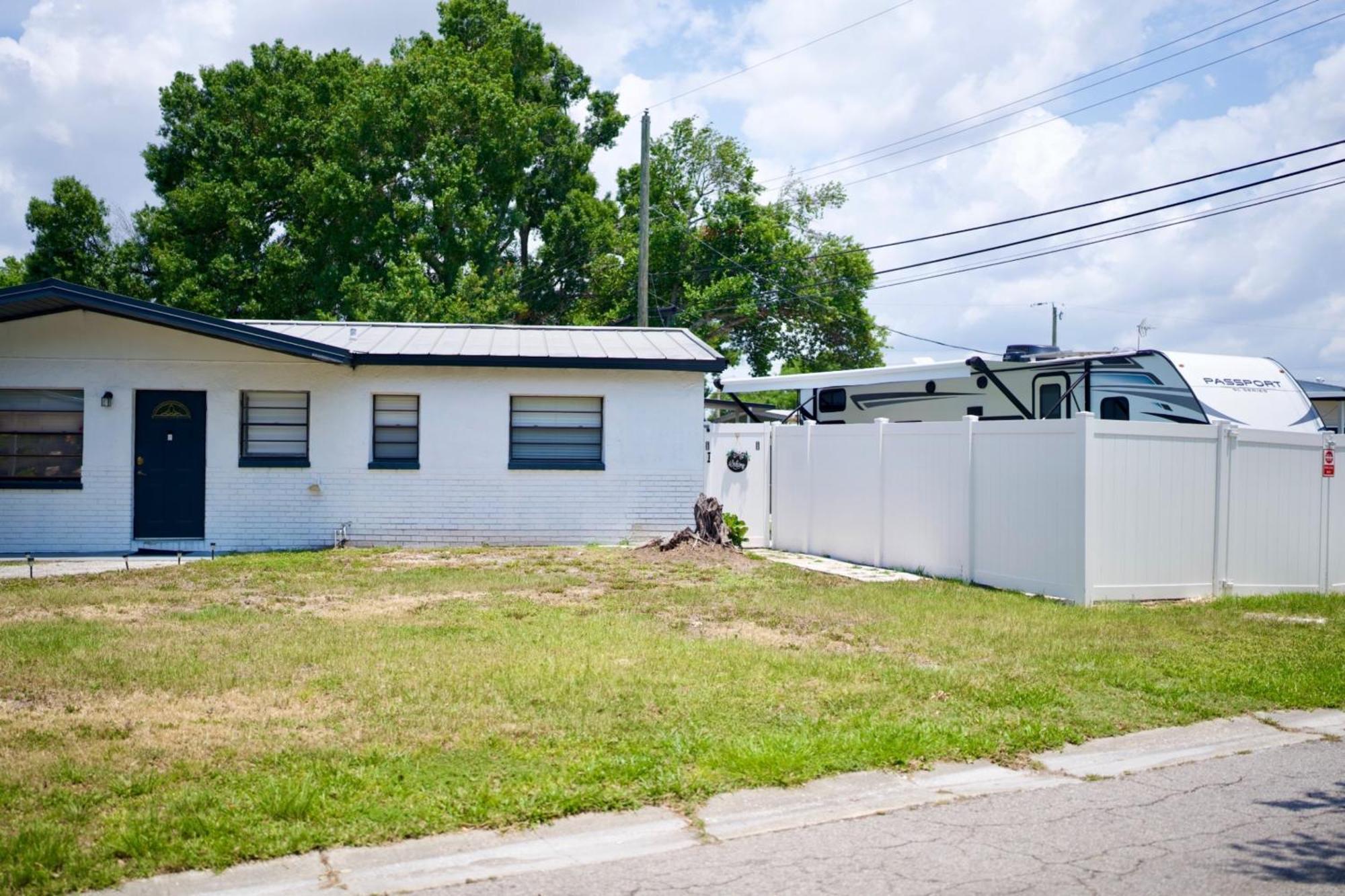 Stunning Modern Home In Tampa With Pool - Just 5 Minutes From Airport! 外观 照片
