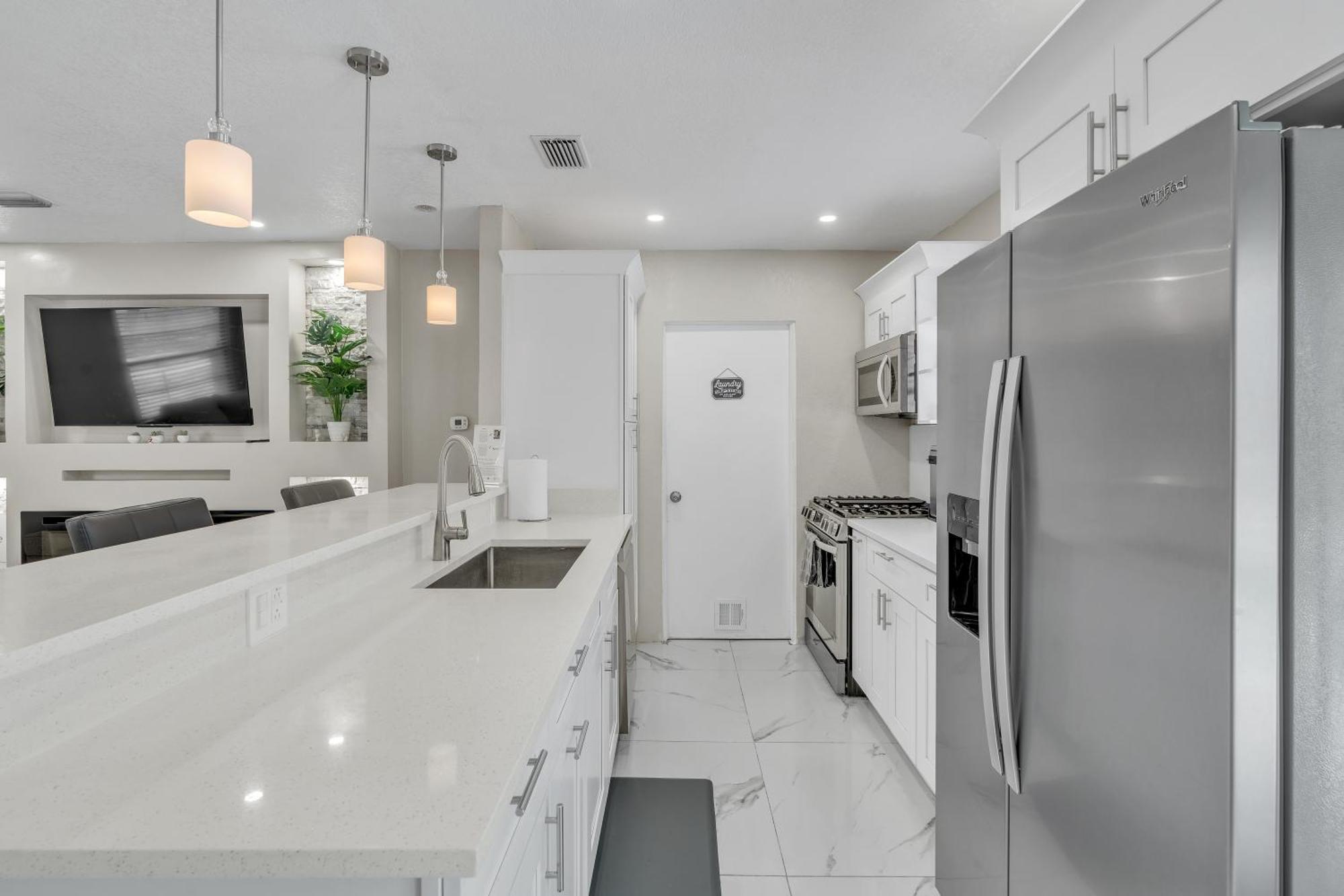 Stunning Modern Home In Tampa With Pool - Just 5 Minutes From Airport! 外观 照片