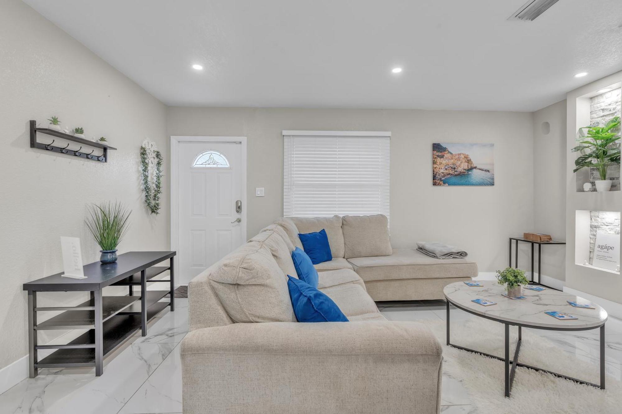 Stunning Modern Home In Tampa With Pool - Just 5 Minutes From Airport! 外观 照片