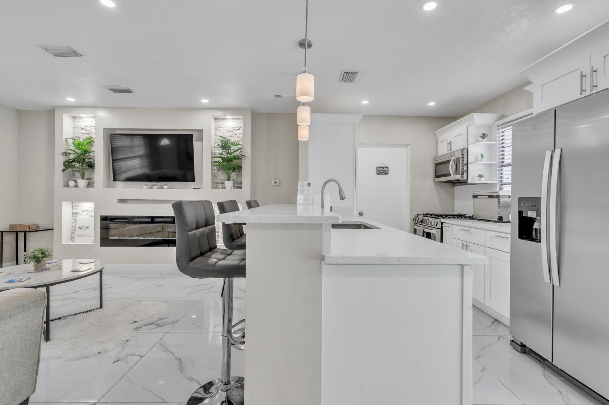 Stunning Modern Home In Tampa With Pool - Just 5 Minutes From Airport! 外观 照片