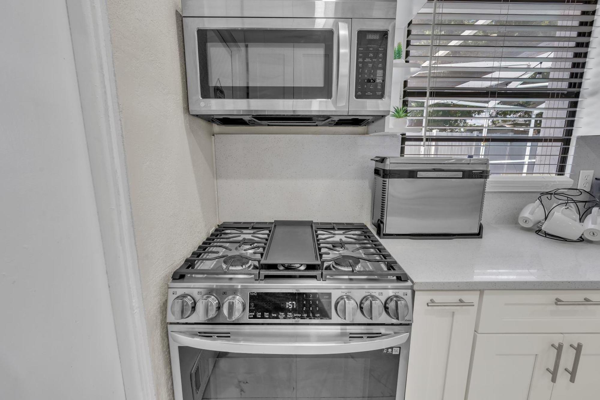 Stunning Modern Home In Tampa With Pool - Just 5 Minutes From Airport! 外观 照片